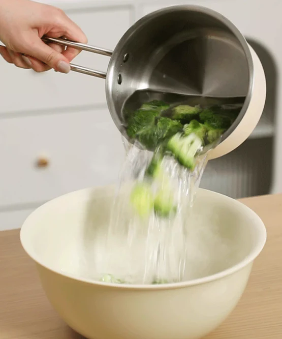 Cesta de plástico para lavar las frutas